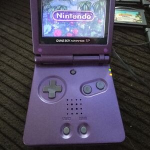 Nintendo Game Boy Advance SP - Purple